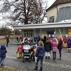 Sternsingen am Kirchplatz